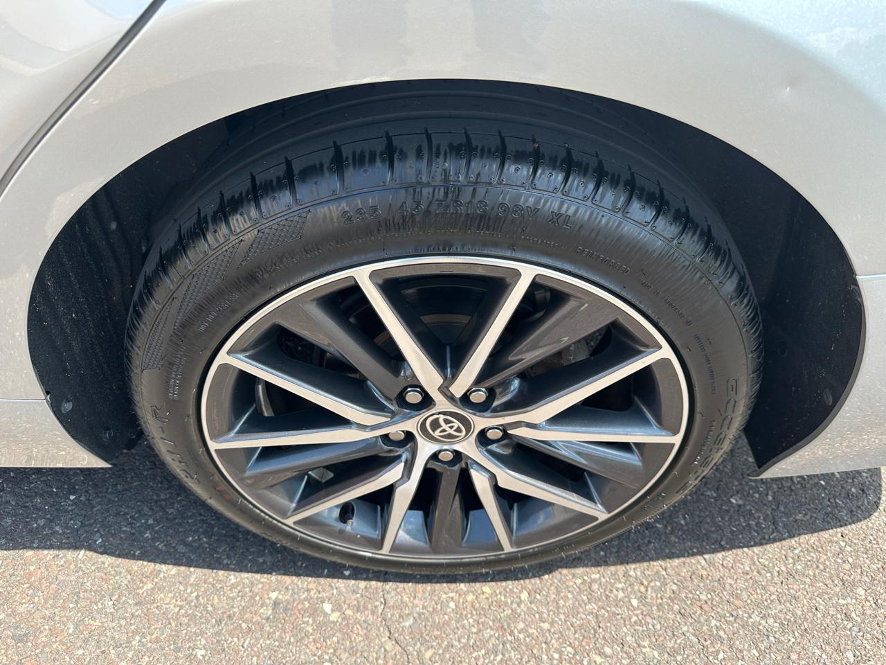 Toyota Camry Hybrid XLE CVT (Natl) 2021