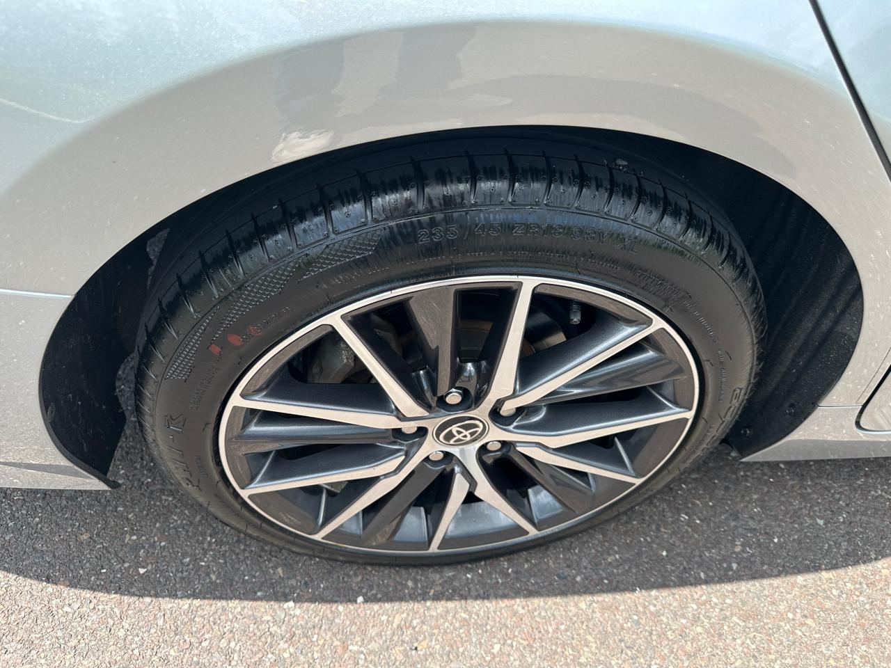 Toyota Camry Hybrid XLE CVT (Natl) 2021