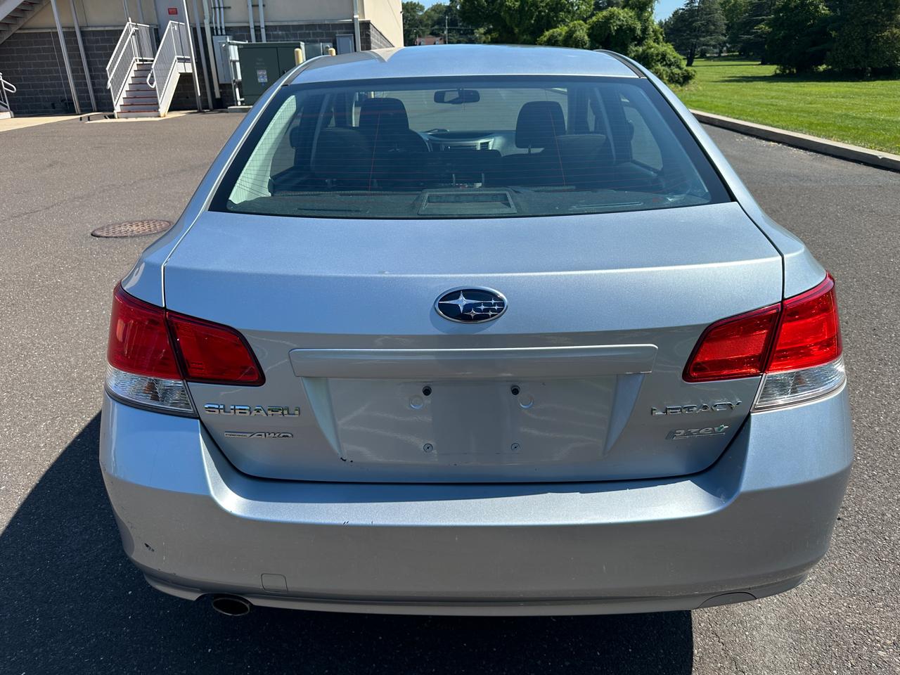 Subaru Legacy 4dr Sdn H4 Auto 2.5i Premium 2012