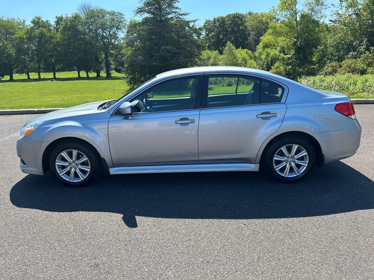 Subaru Legacy 4dr Sdn H4 Auto 2.5i Premium 2012