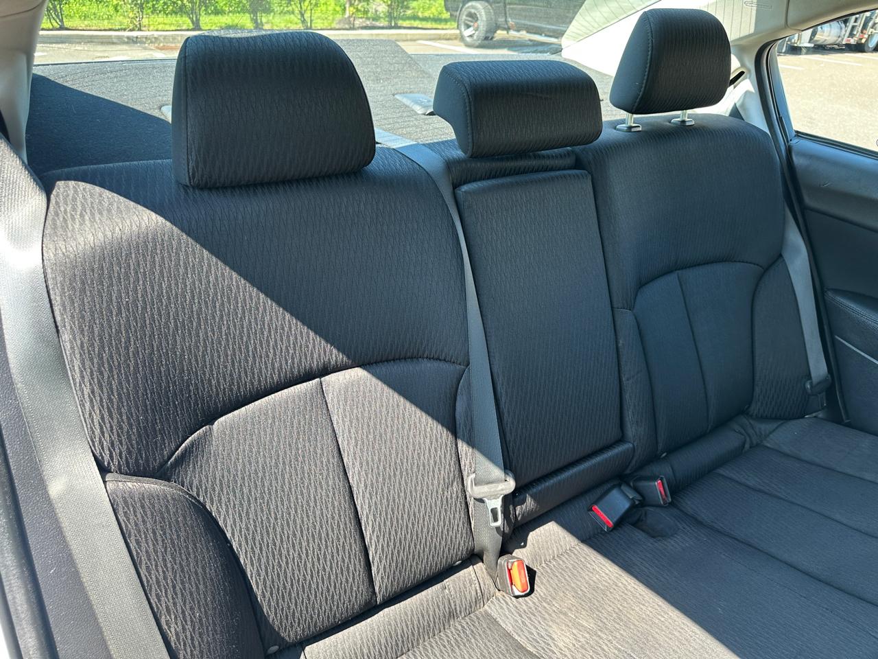Subaru Legacy 4dr Sdn H4 Auto 2.5i Premium 2012