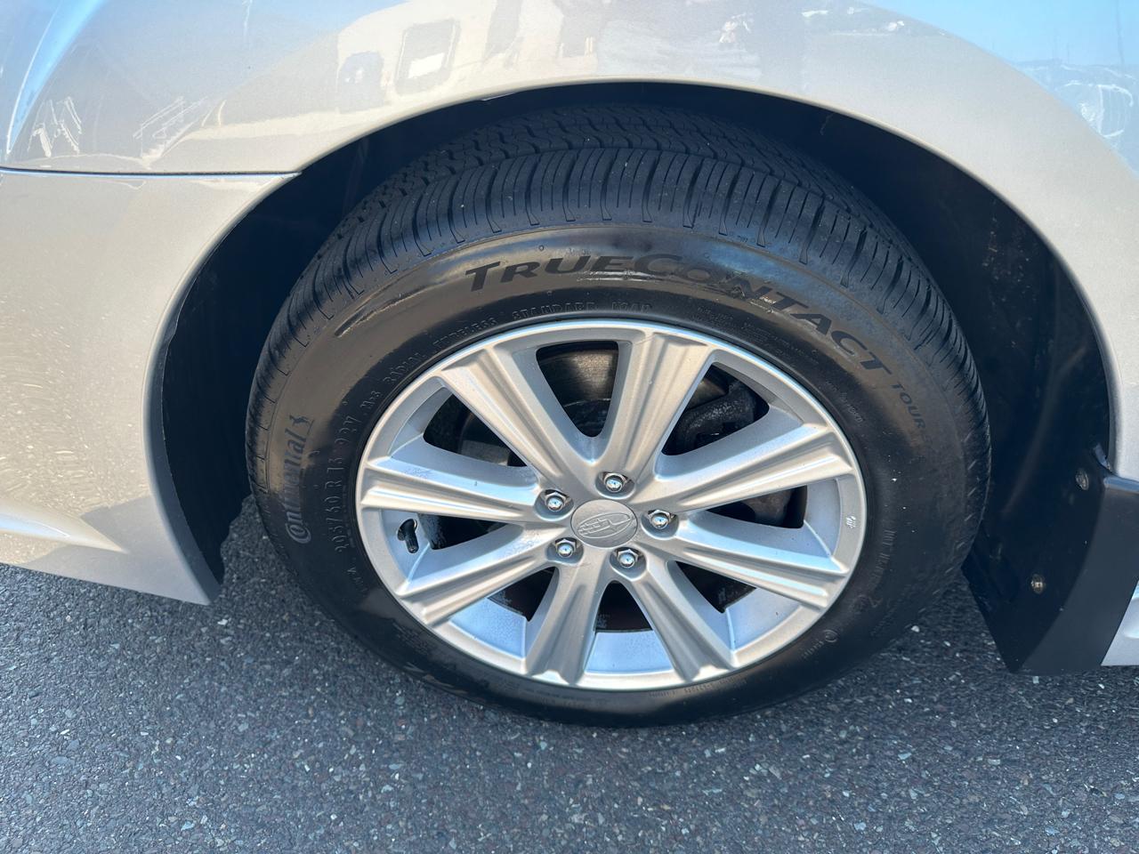Subaru Legacy 4dr Sdn H4 Auto 2.5i Premium 2012