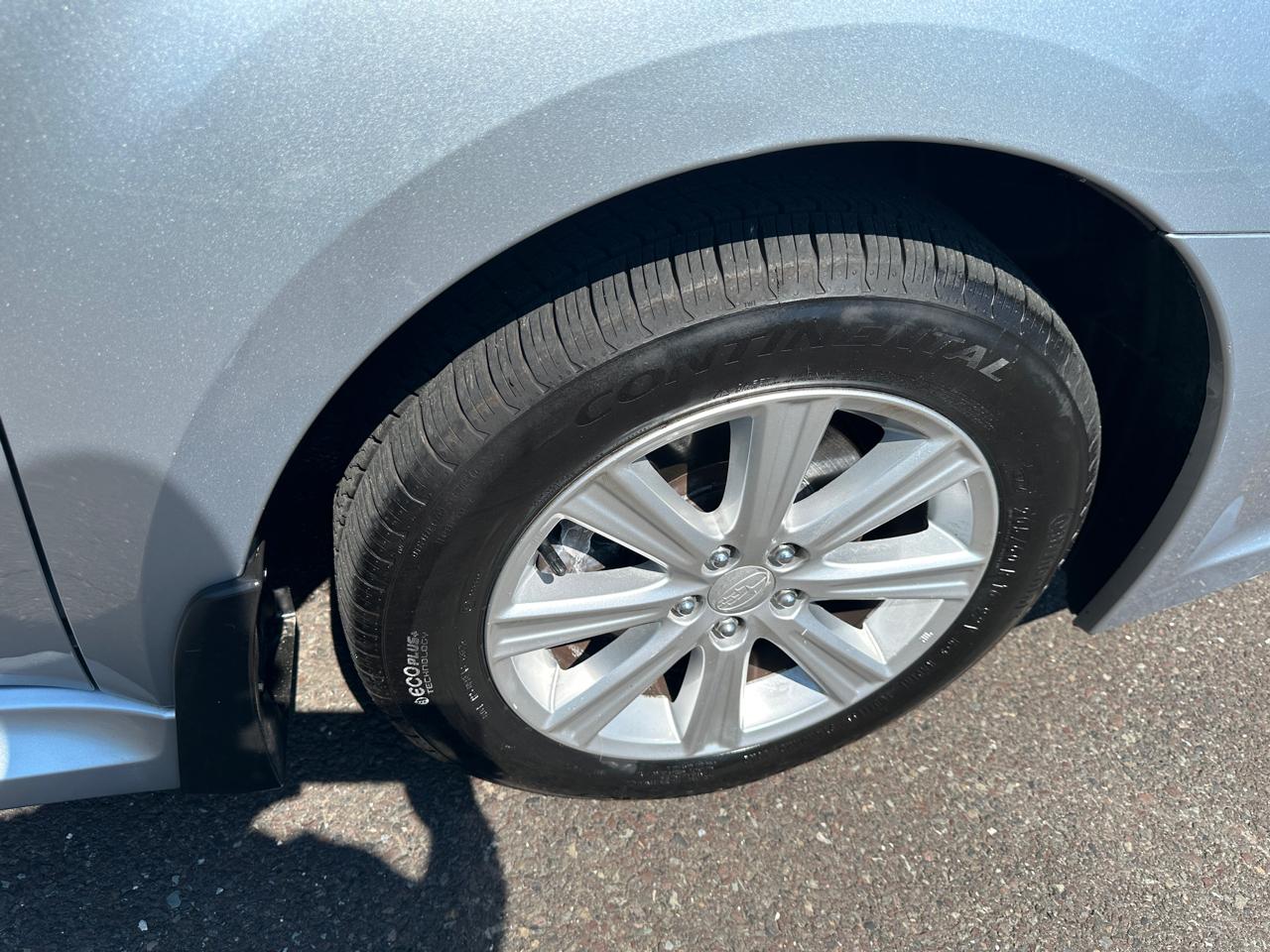 Subaru Legacy 4dr Sdn H4 Auto 2.5i Premium 2012