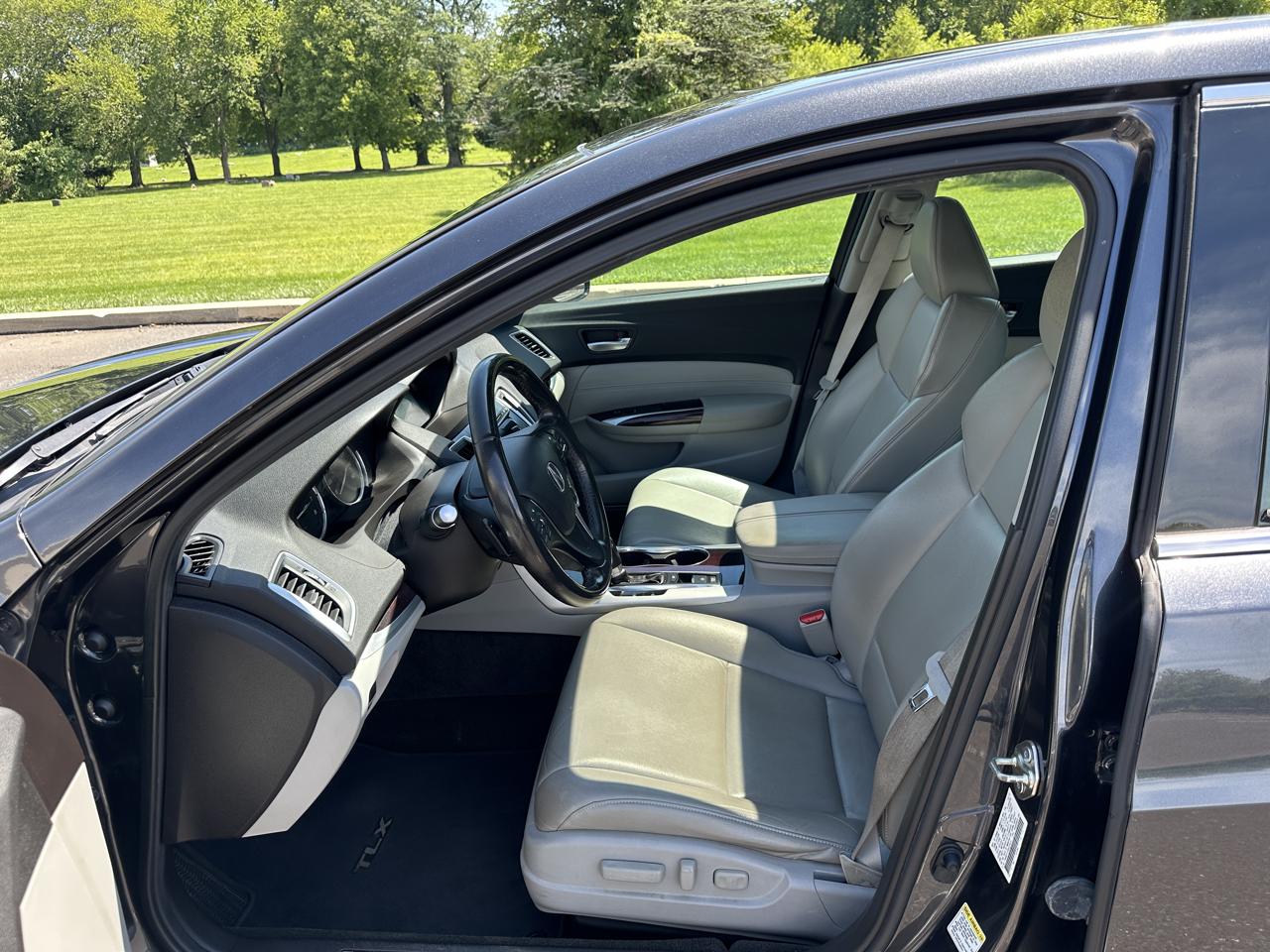 Acura TLX 4dr Sdn FWD 2016