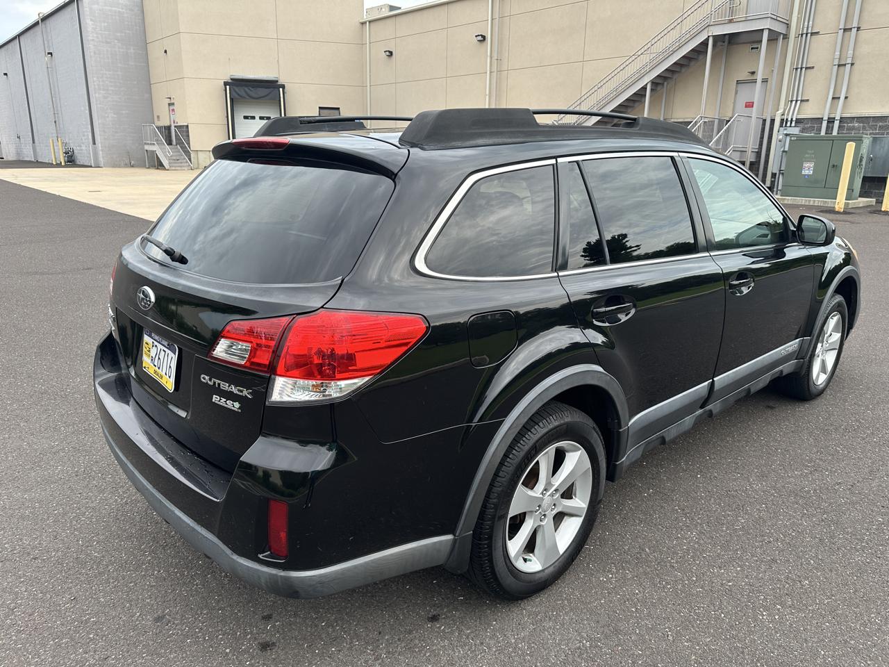 Subaru Outback 4dr Wgn H4 Auto 2.5i Premium 2013