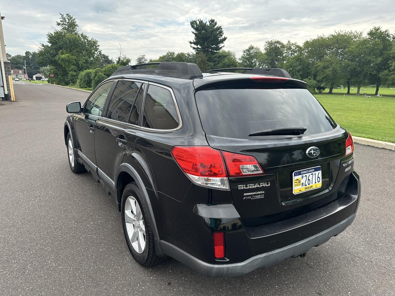 Subaru Outback 4dr Wgn H4 Auto 2.5i Premium 2013