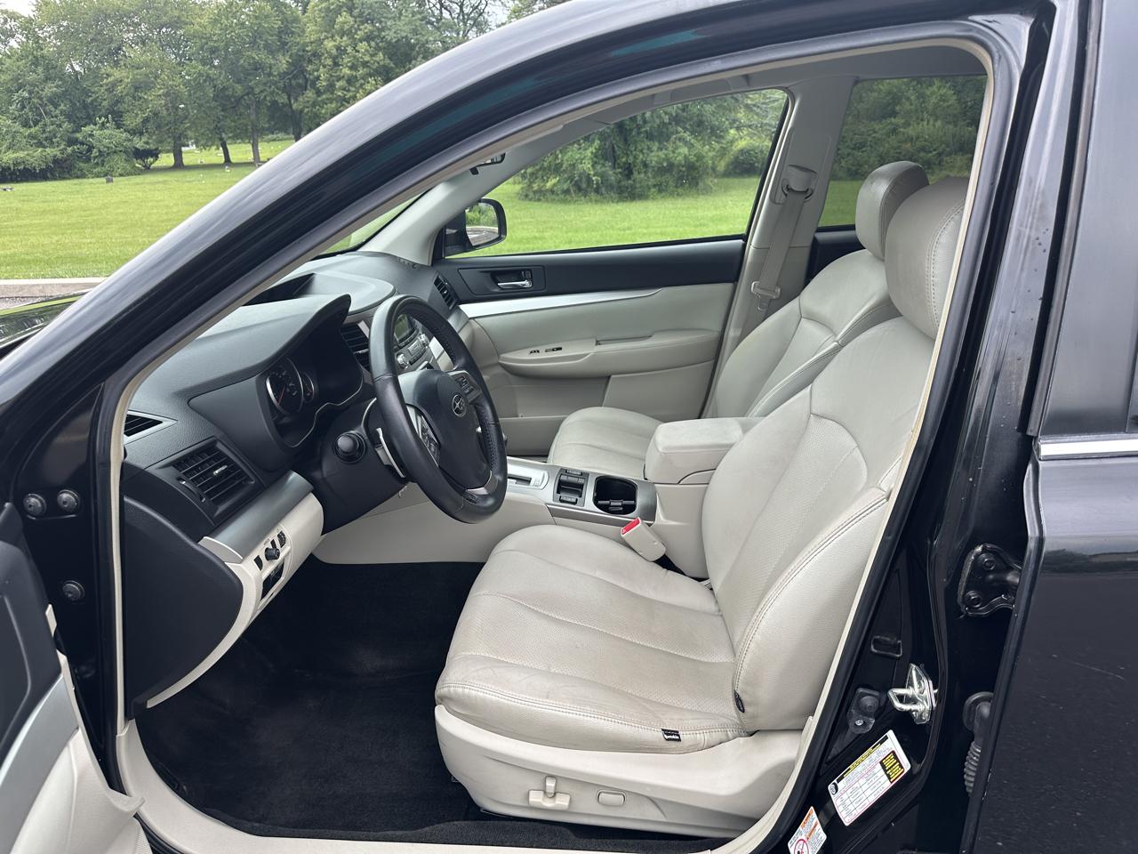 Subaru Outback 4dr Wgn H4 Auto 2.5i Premium 2013
