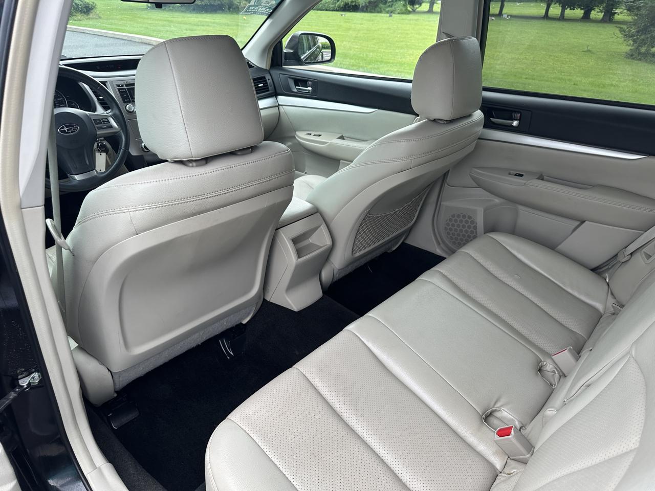Subaru Outback 4dr Wgn H4 Auto 2.5i Premium 2013