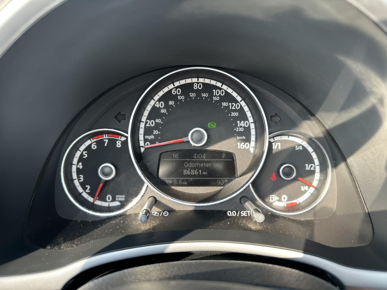 Volkswagen Beetle Convertible 2dr DSG 2.0T PZEV 2013