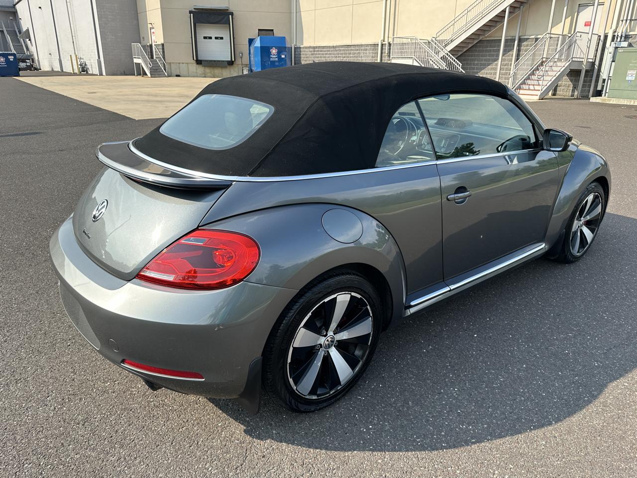 Volkswagen Beetle Convertible 2dr DSG 2.0T PZEV 2013