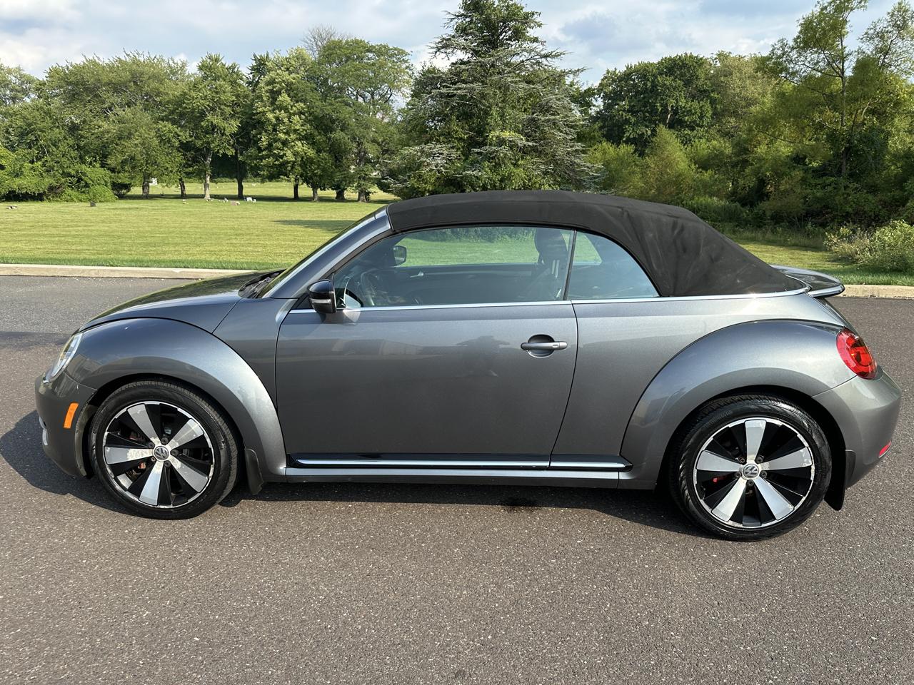 Volkswagen Beetle Convertible 2dr DSG 2.0T PZEV 2013