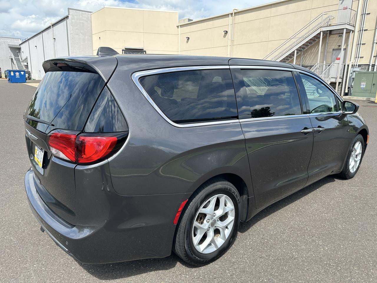 Chrysler Pacifica Touring Plus 2018