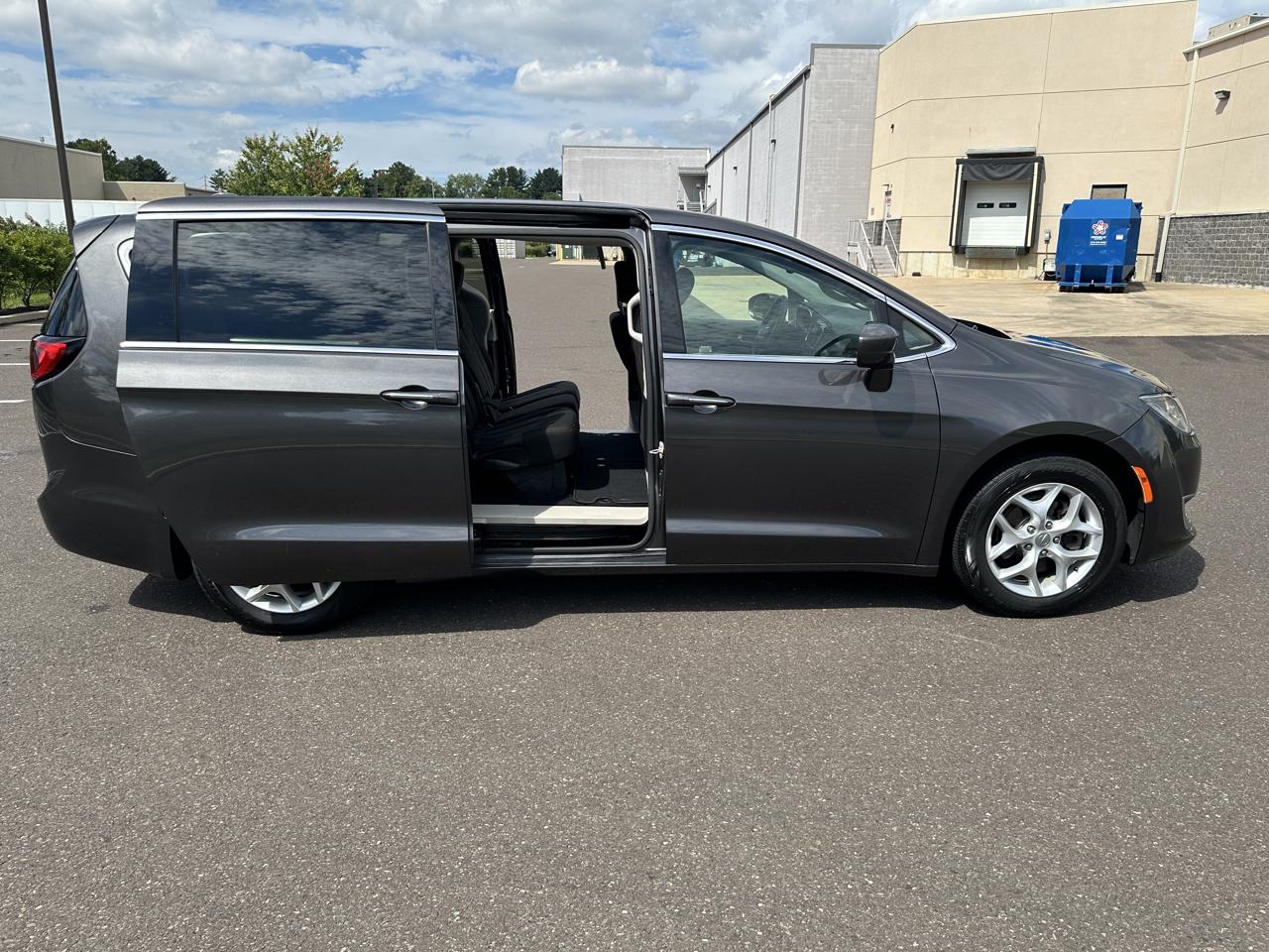 Chrysler Pacifica Touring Plus 2018