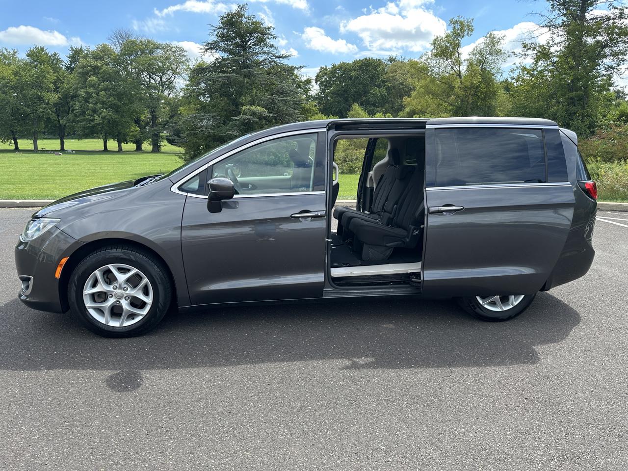 Chrysler Pacifica Touring Plus 2018