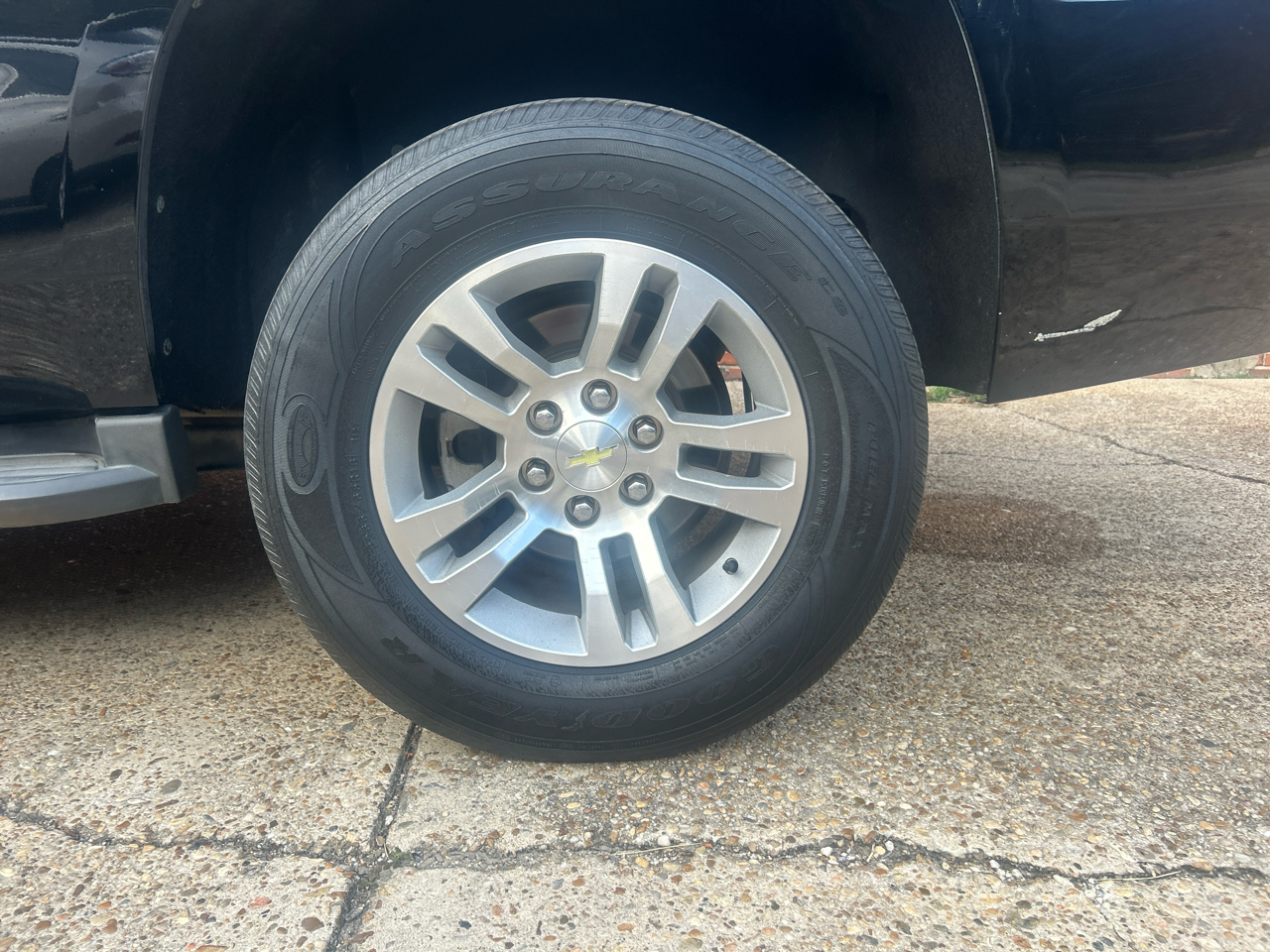 2015 Chevrolet Tahoe LS photo 3