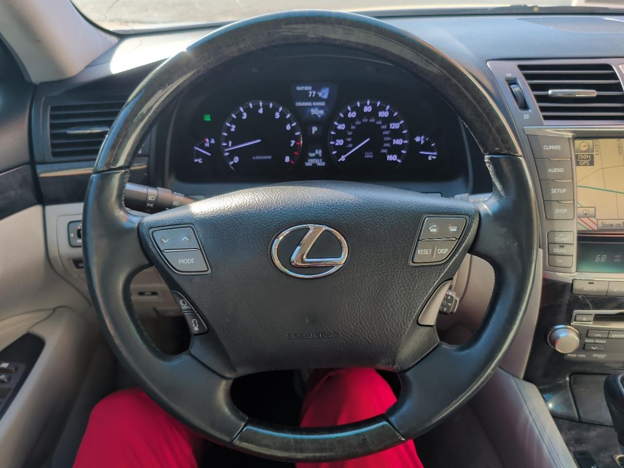 Lexus LS 460 4dr Sdn RWD 2011