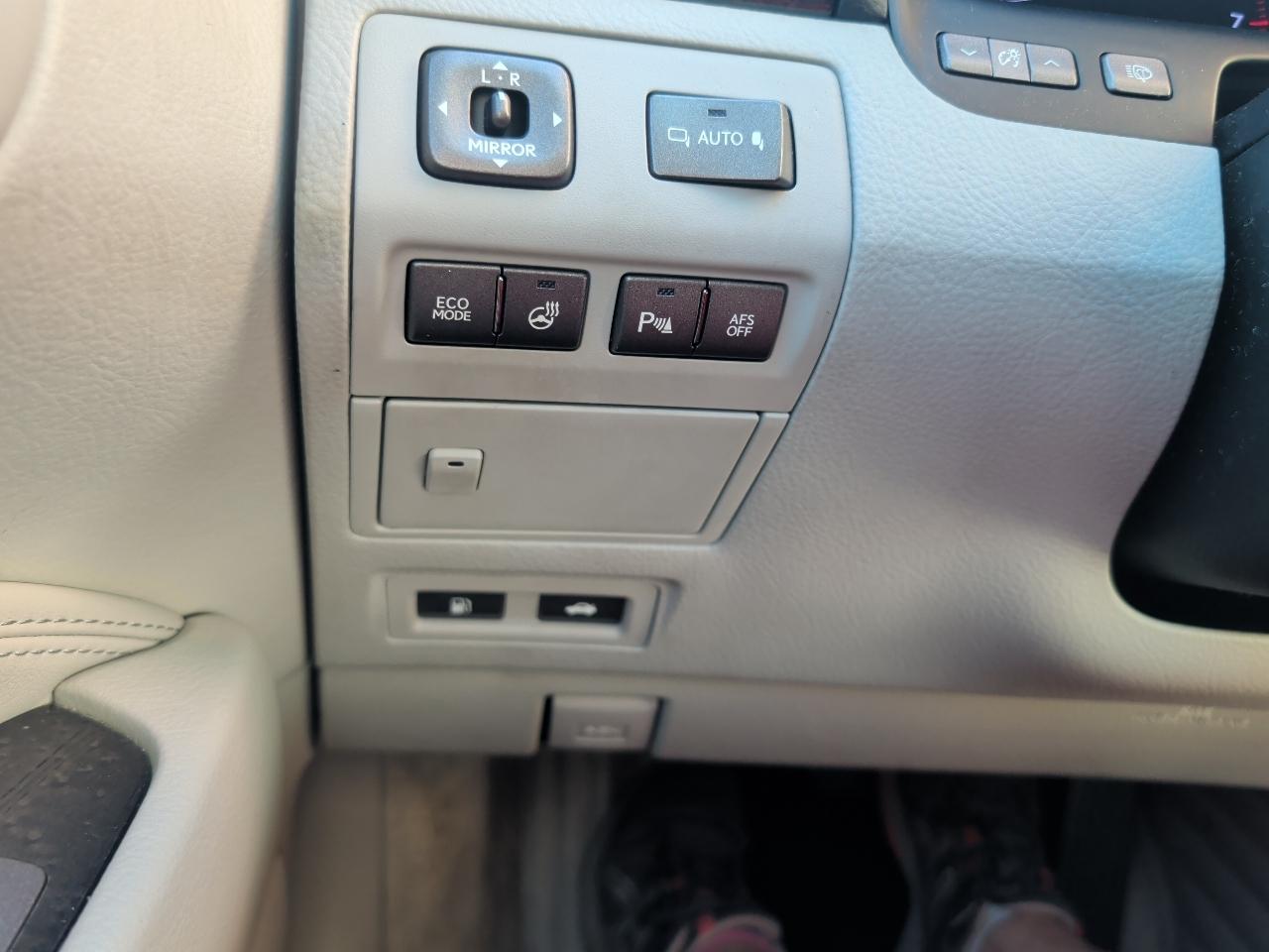 Lexus LS 460 4dr Sdn RWD 2011