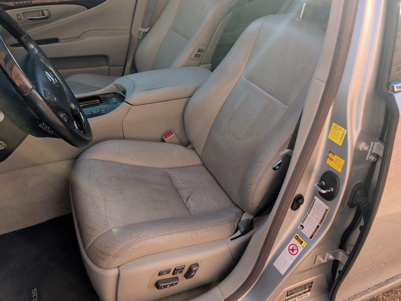 Lexus LS 460 4dr Sdn RWD 2011