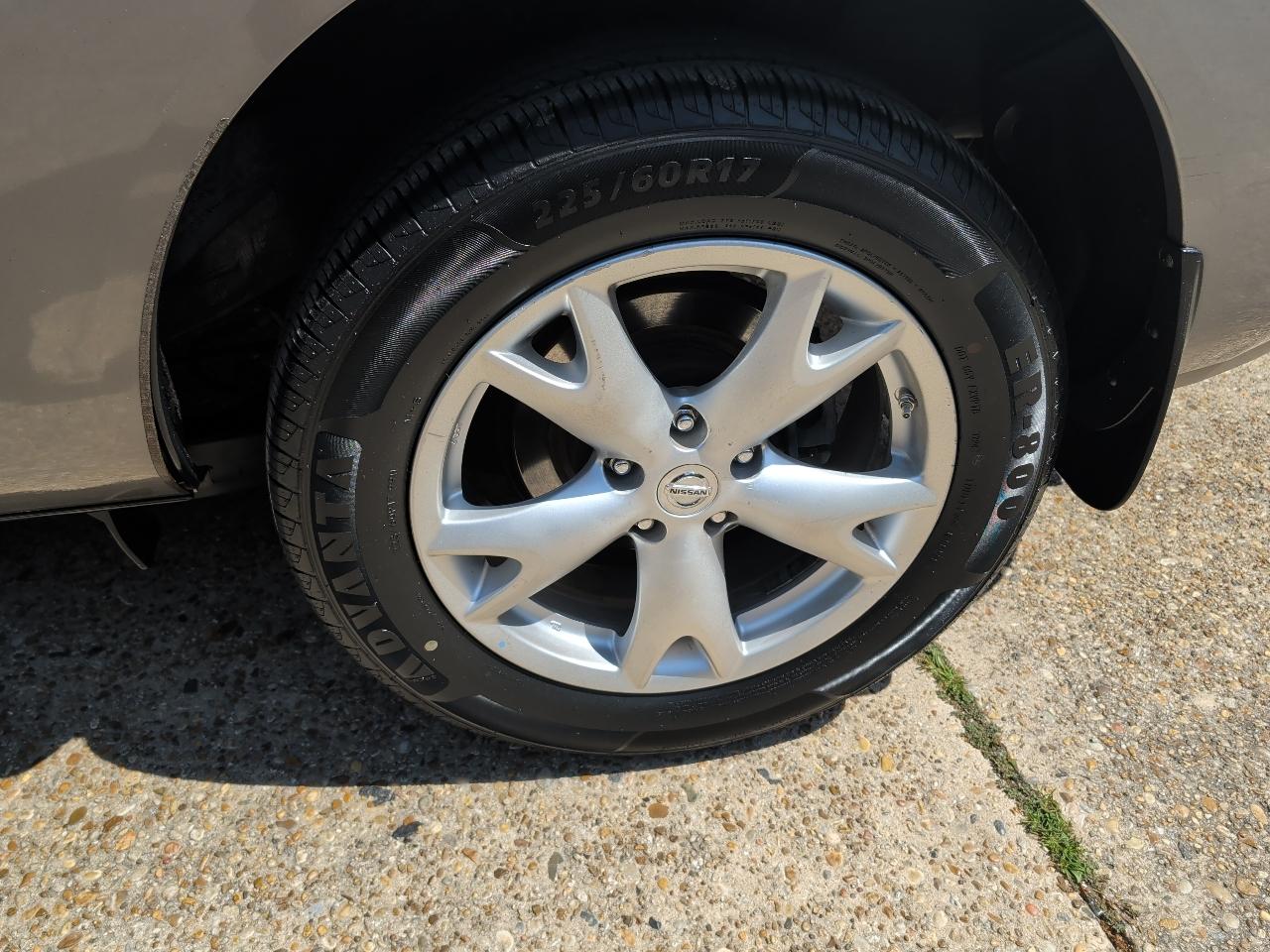 Nissan Rogue FWD 4dr SV 2011