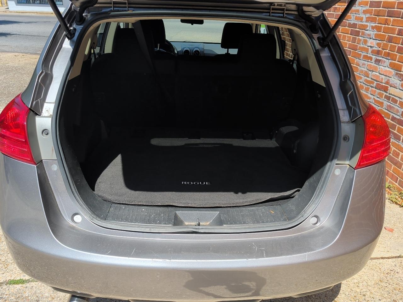 Nissan Rogue FWD 4dr SV 2011