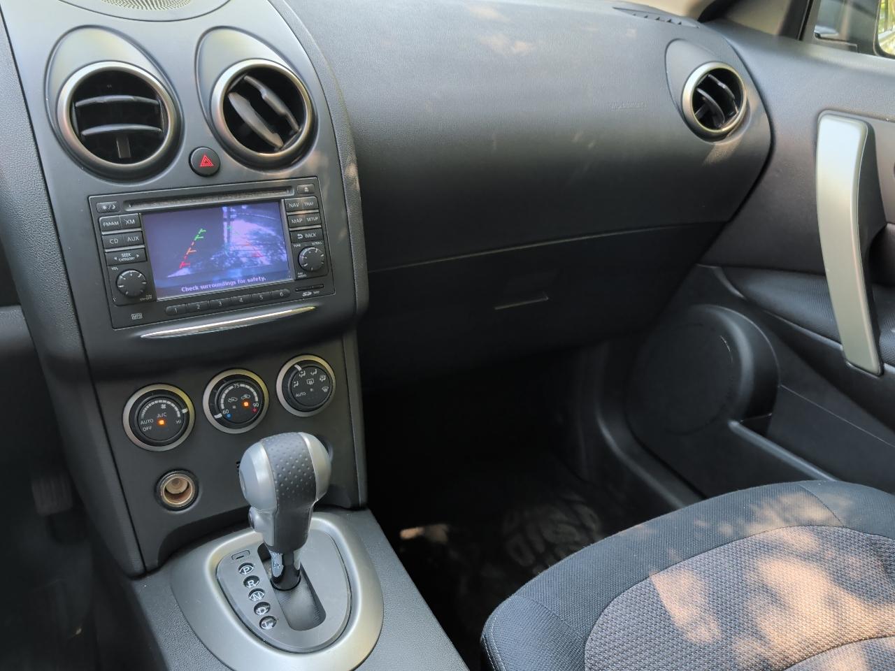 Nissan Rogue FWD 4dr SV 2011