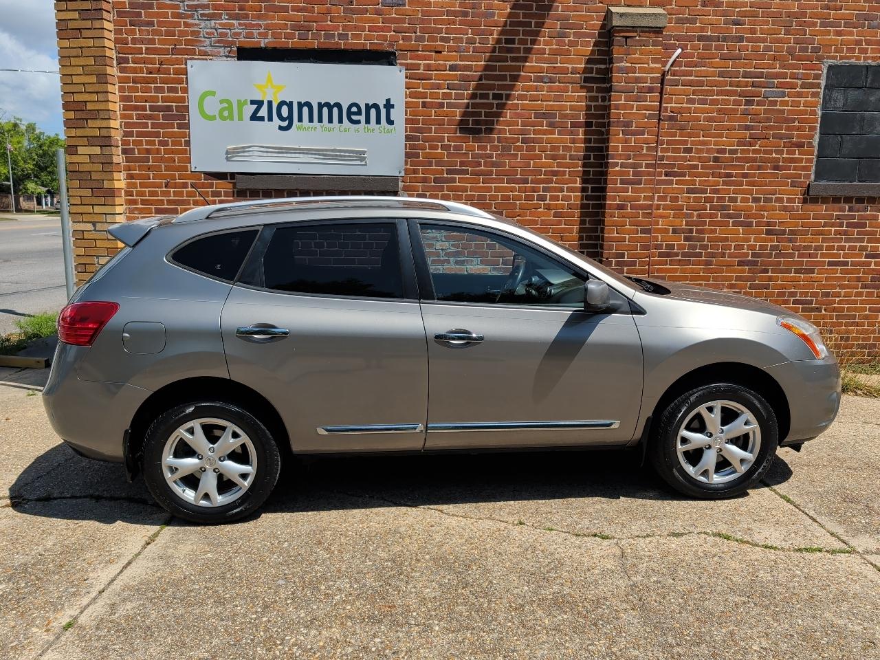 Nissan Rogue FWD 4dr SV 2011