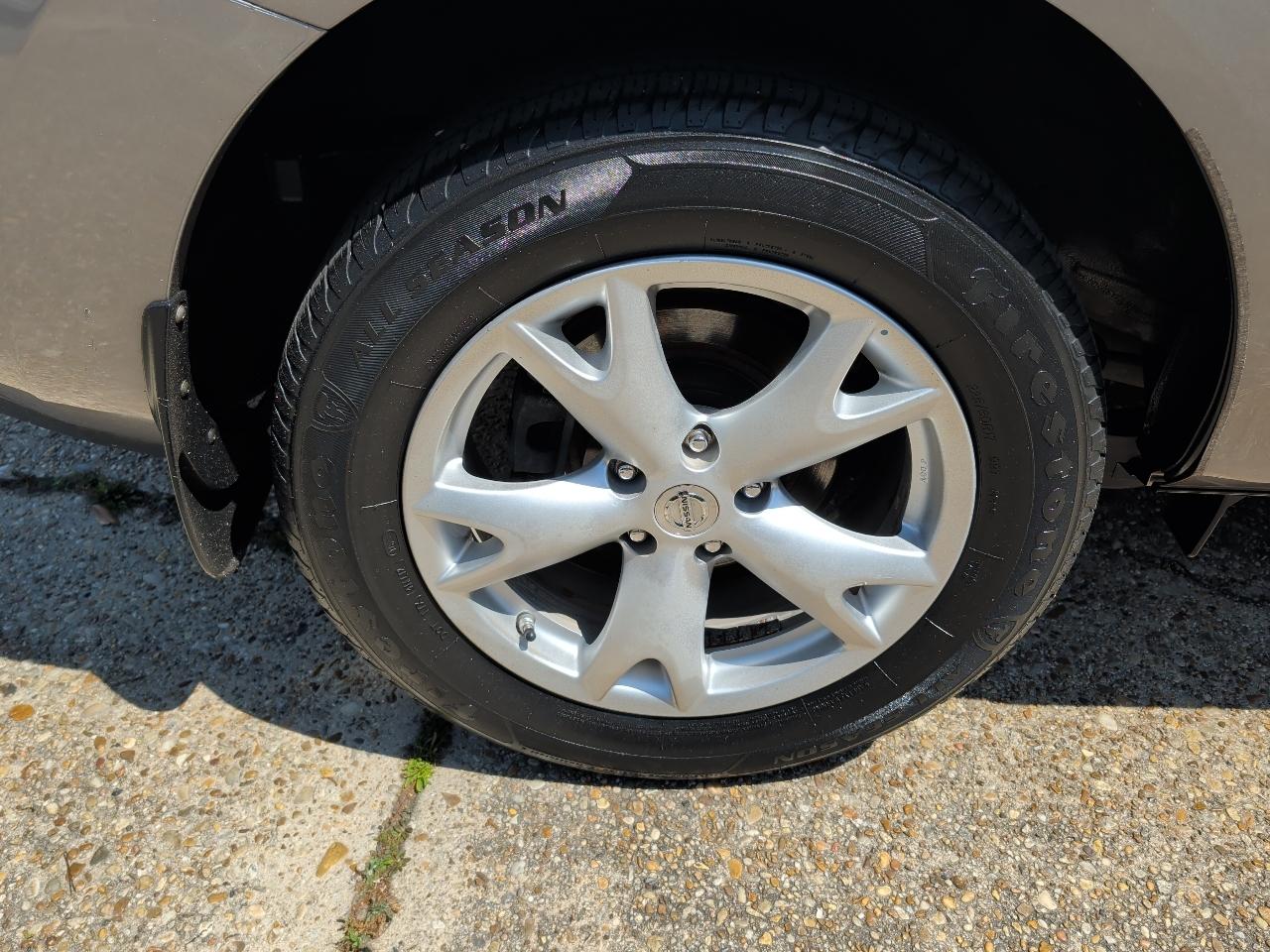 Nissan Rogue FWD 4dr SV 2011