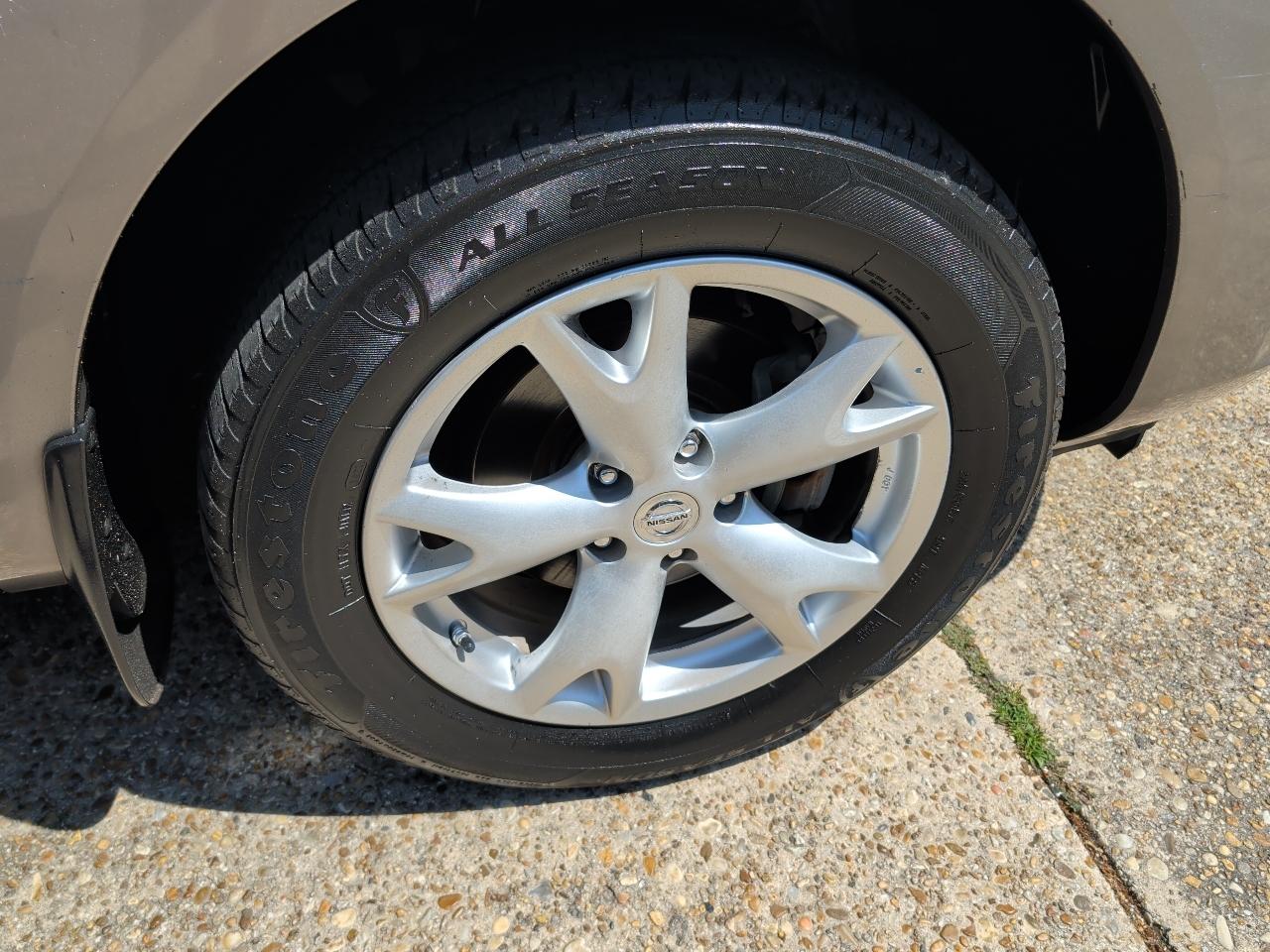 Nissan Rogue FWD 4dr SV 2011