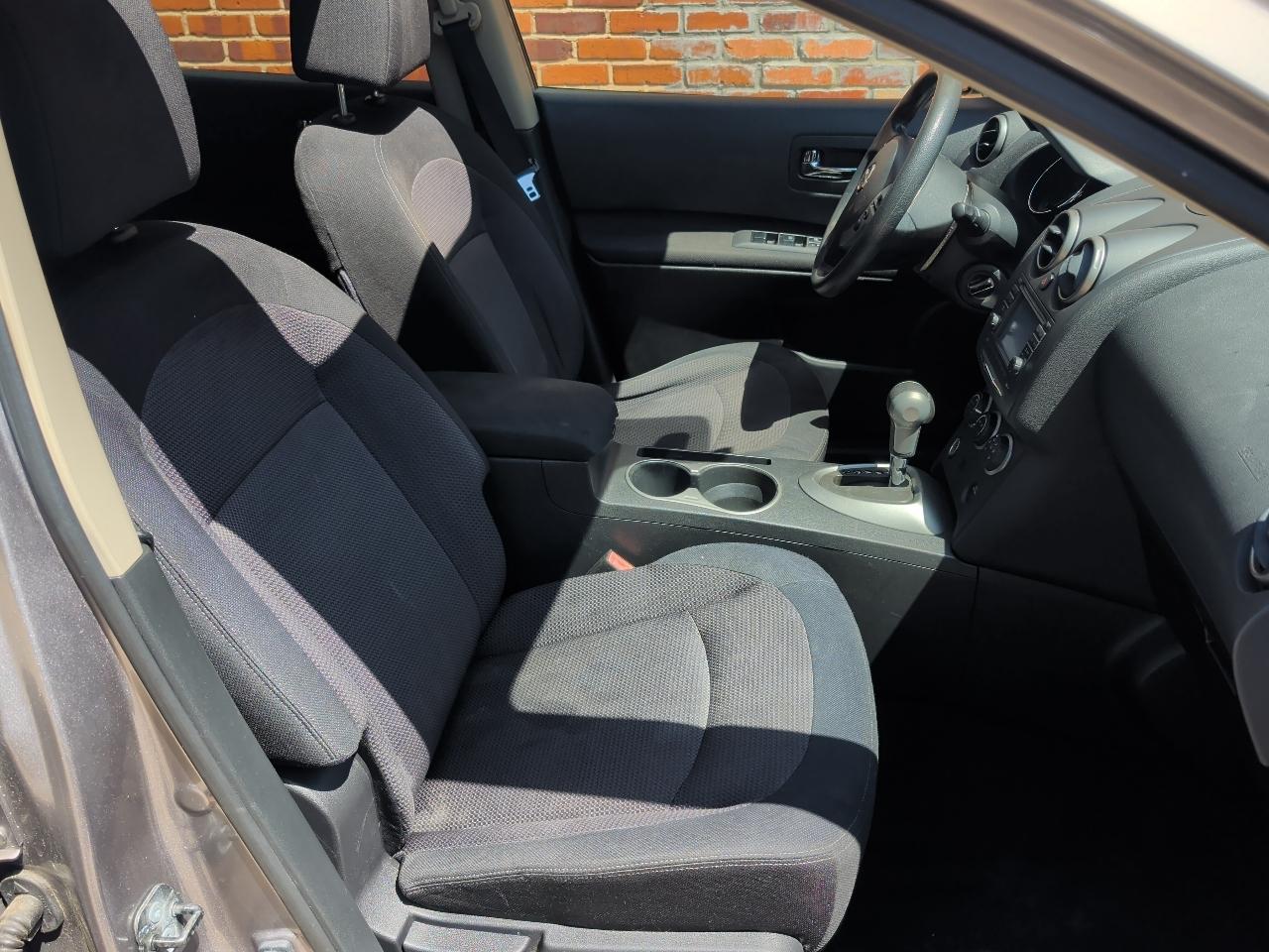 Nissan Rogue FWD 4dr SV 2011