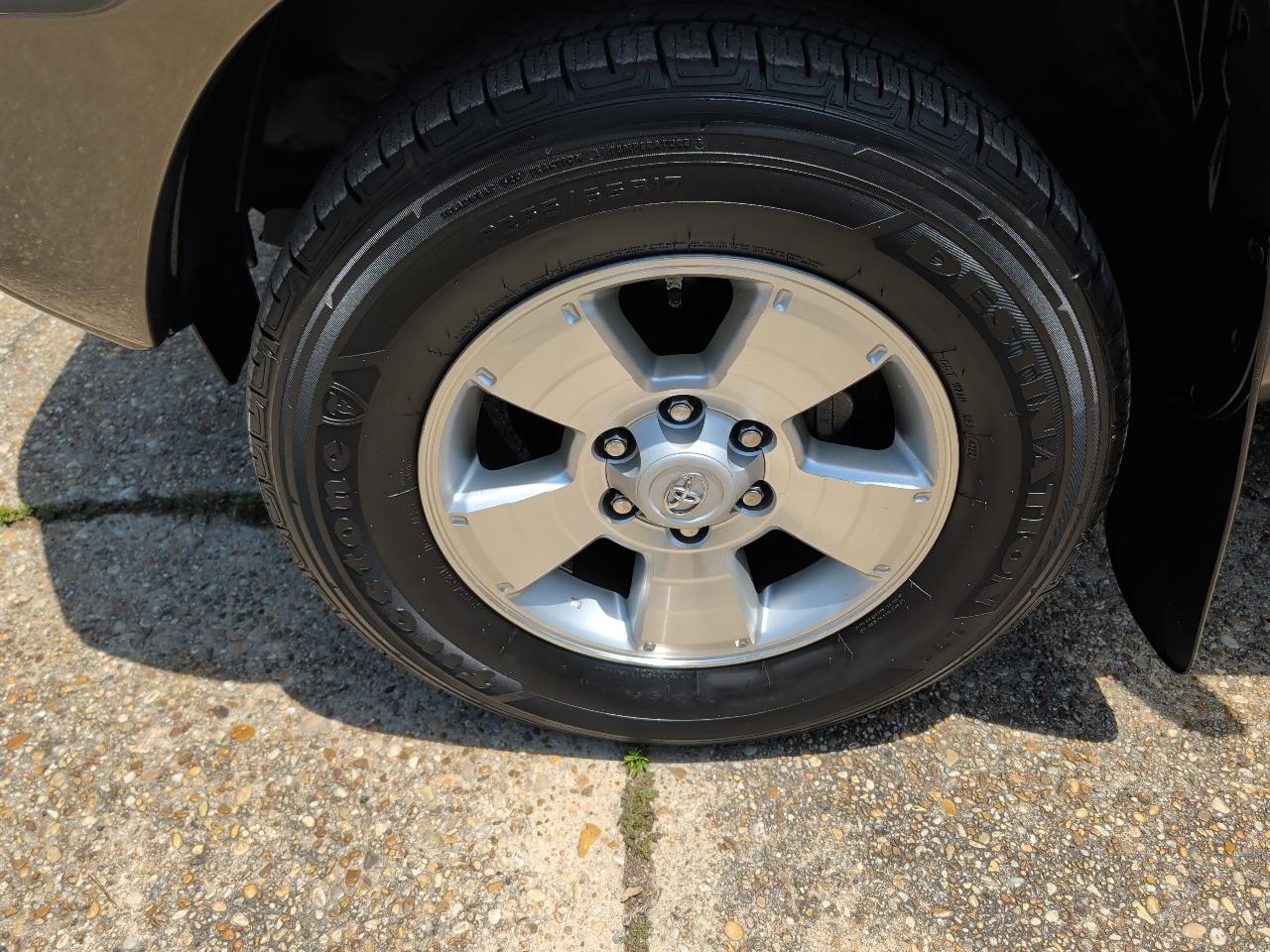 Toyota Tacoma 4WD Access Cab V6 MT (Natl) 2012