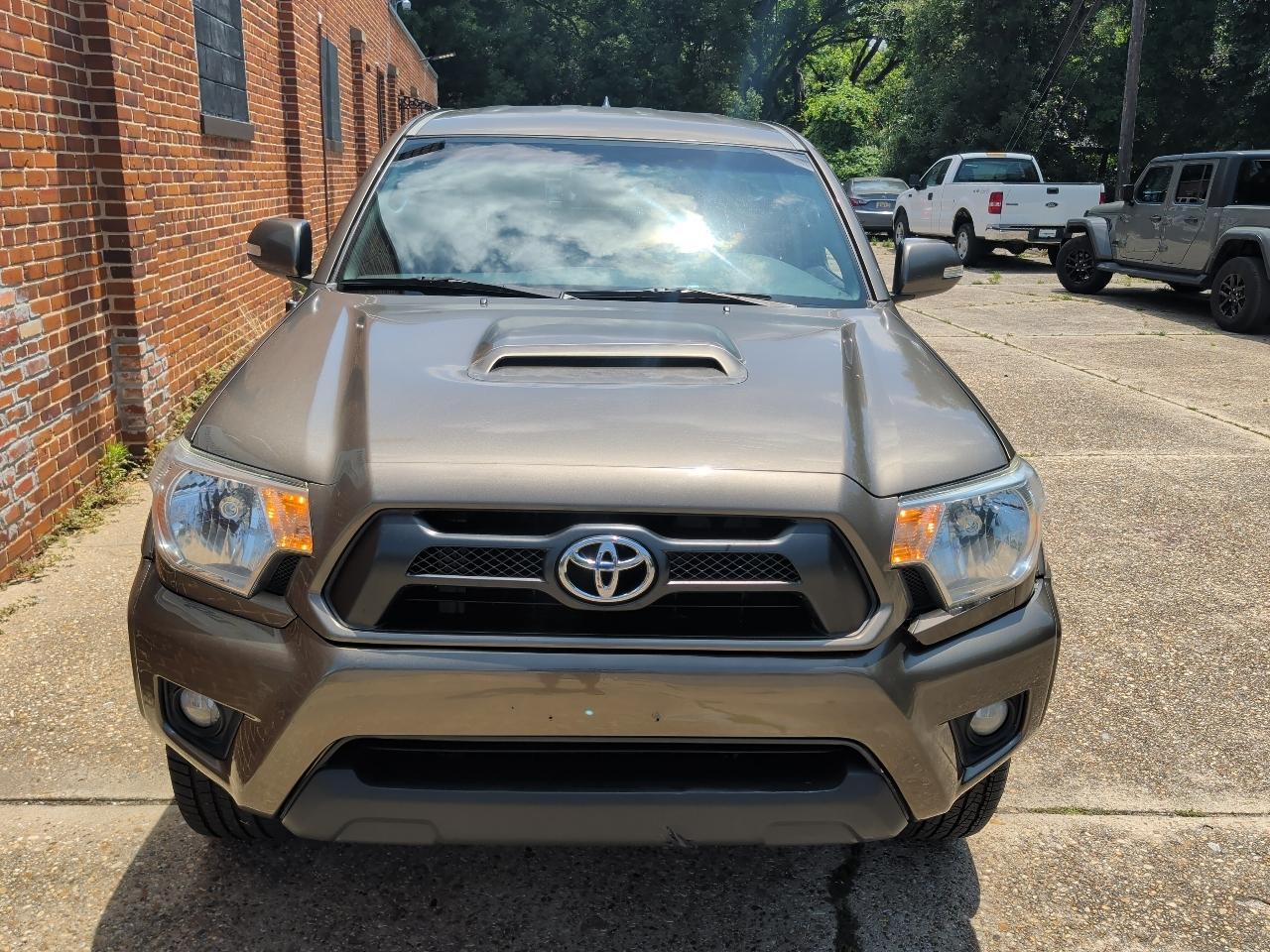 Toyota Tacoma 4WD Access Cab V6 MT (Natl) 2012