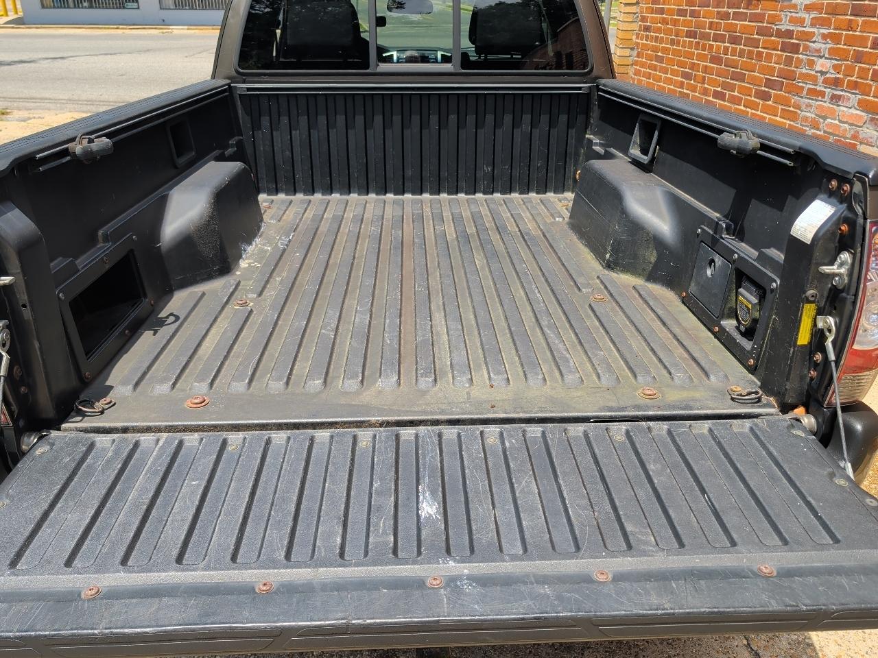 Toyota Tacoma 4WD Access Cab V6 MT (Natl) 2012