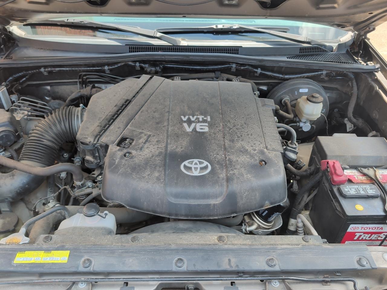 Toyota Tacoma 4WD Access Cab V6 MT (Natl) 2012