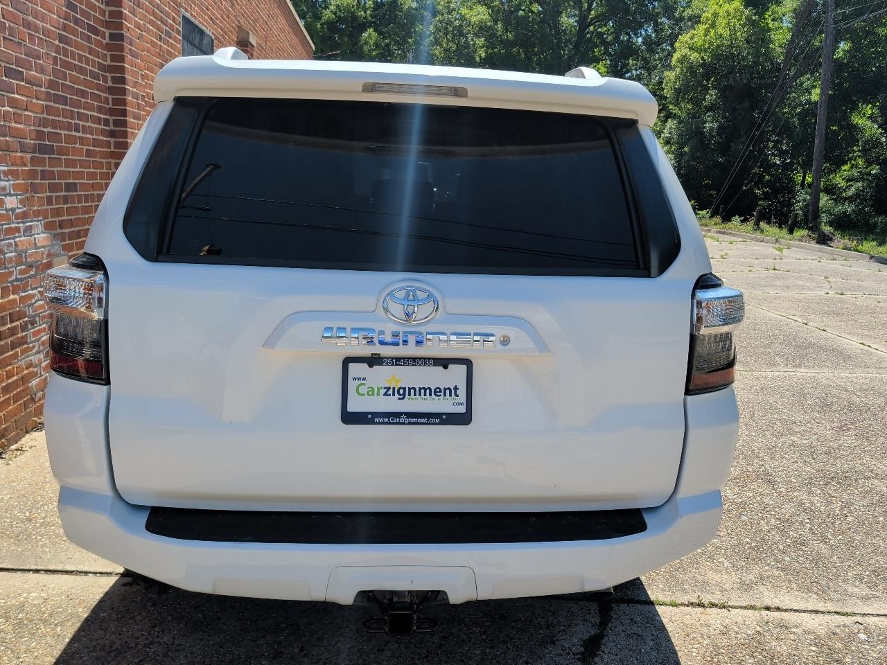 Toyota 4Runner RWD 4dr V6 SR5 (Natl) 2015