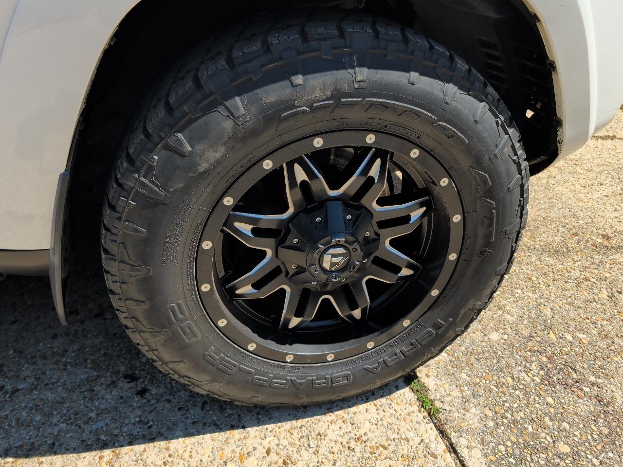 Toyota 4Runner RWD 4dr V6 SR5 (Natl) 2015