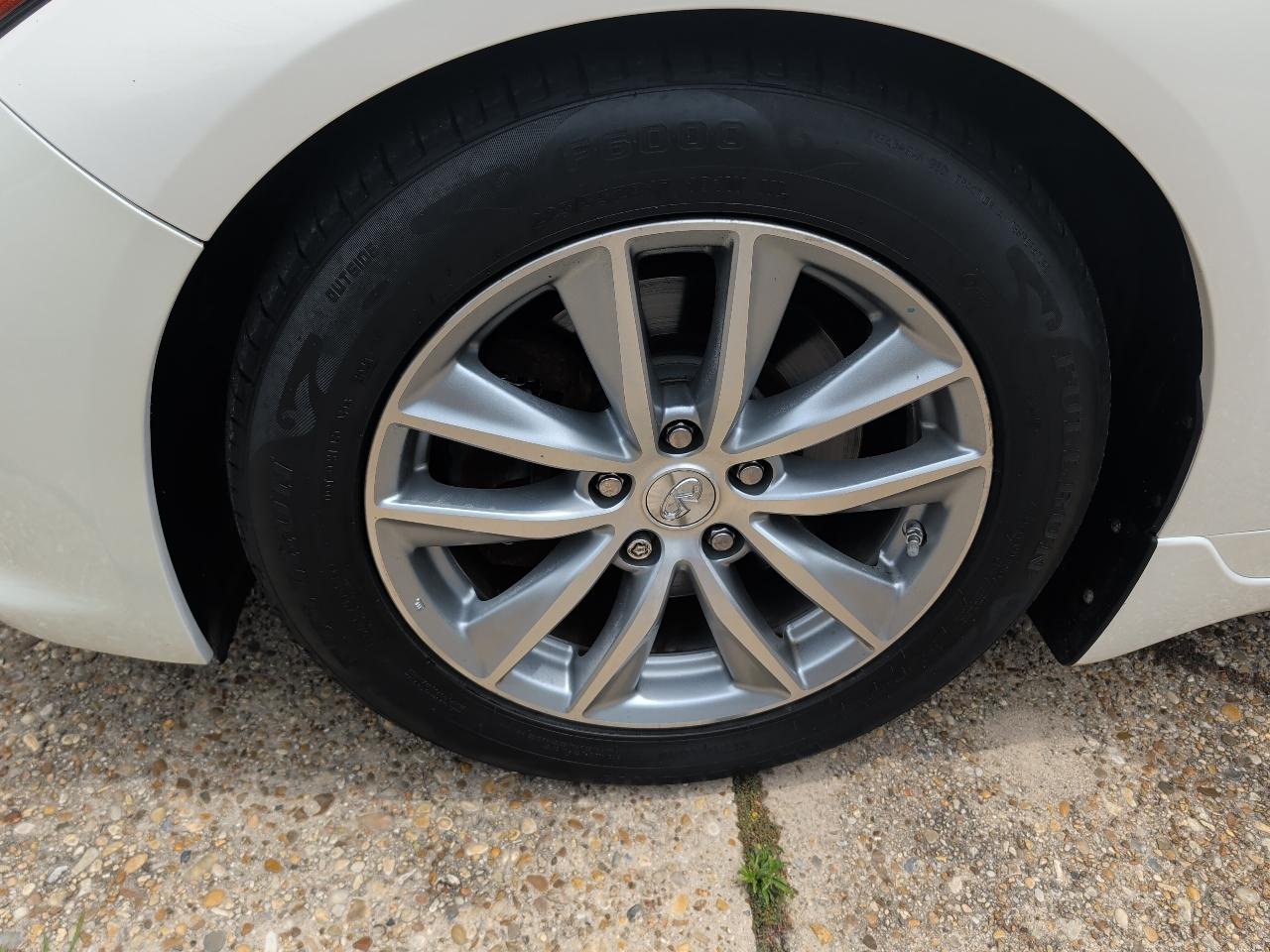 Infiniti Q50 4dr Sdn RWD 2015