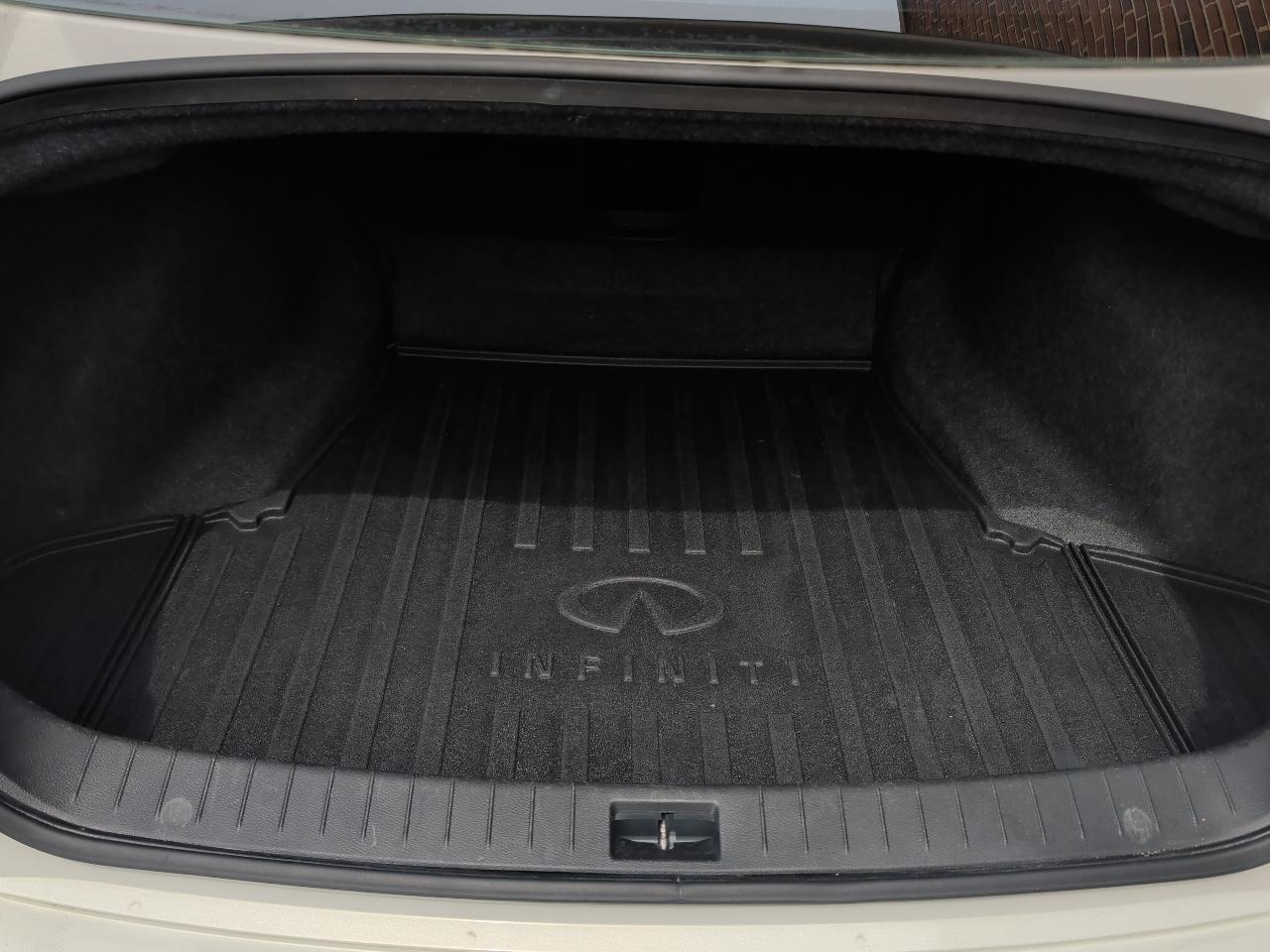 Infiniti Q50 4dr Sdn RWD 2015