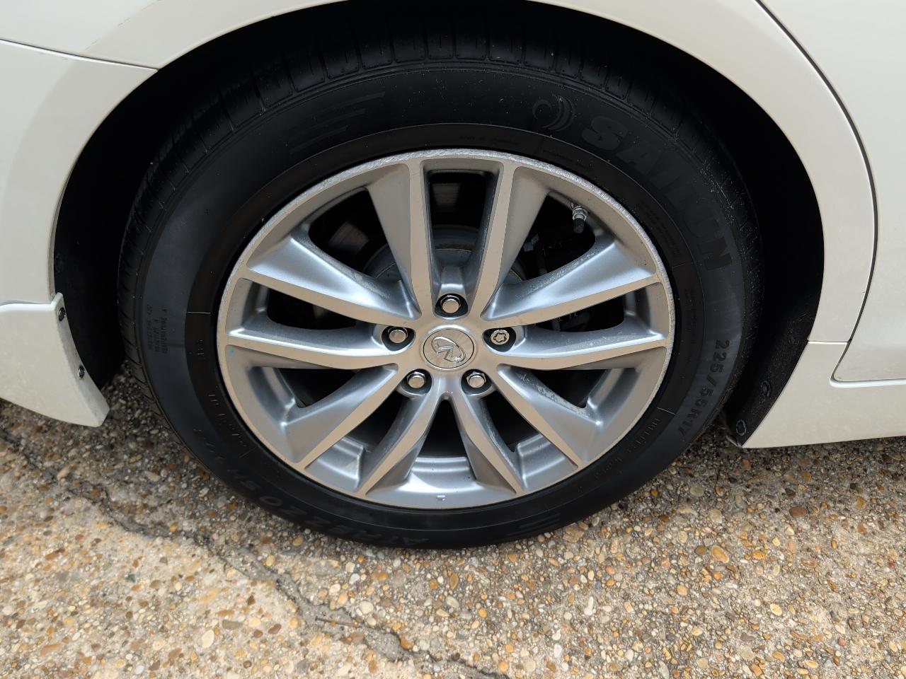 Infiniti Q50 4dr Sdn RWD 2015
