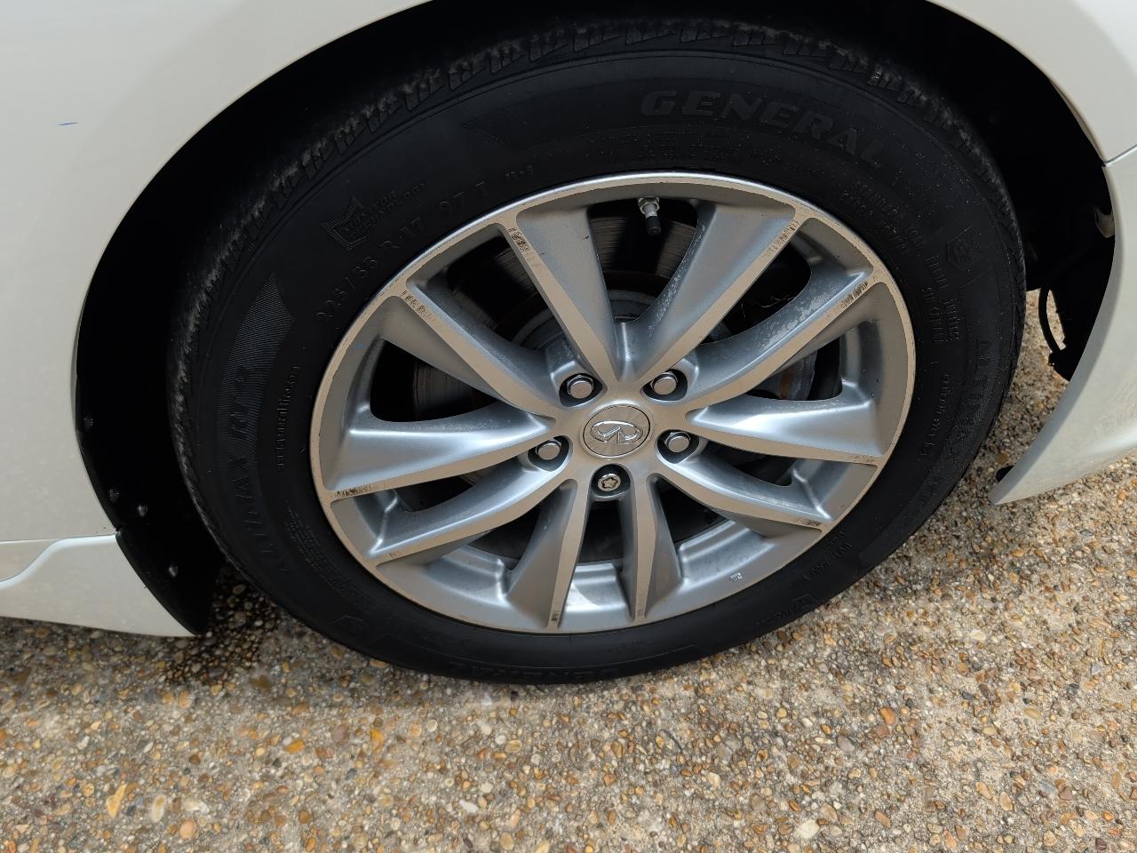 Infiniti Q50 4dr Sdn RWD 2015
