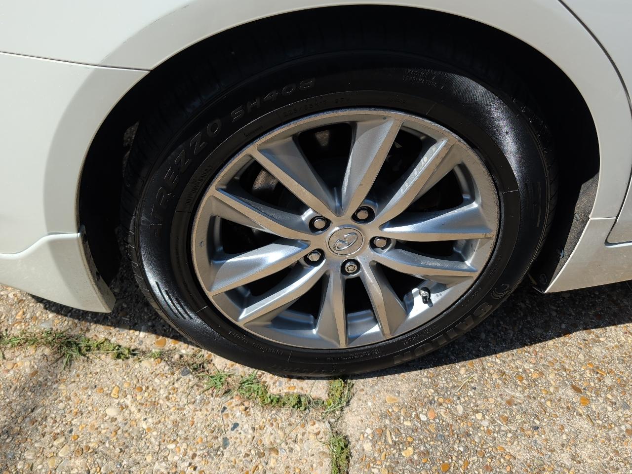 Infiniti Q50 4dr Sdn RWD 2015