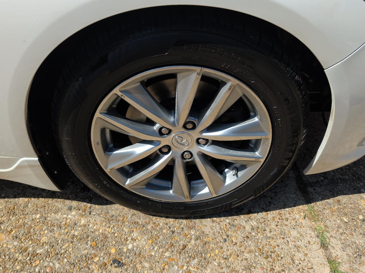 Infiniti Q50 4dr Sdn RWD 2015