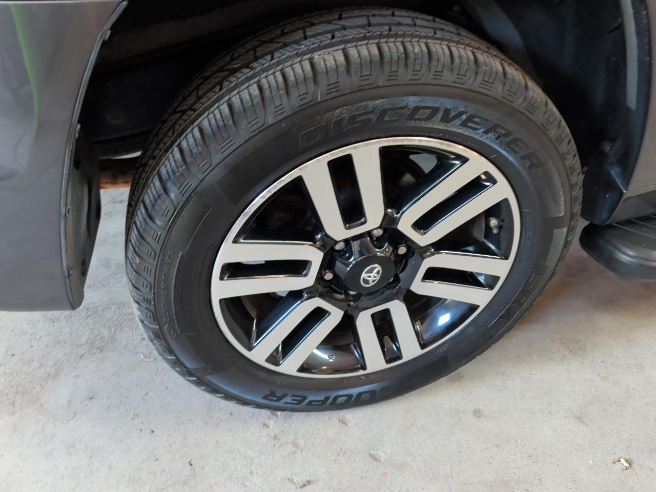 Toyota 4Runner TRD Off Road Premium 4WD (Natl) 2017