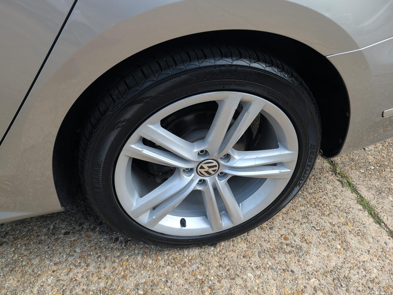 Volkswagen Passat 4dr Sdn 2.0L DSG TDI SEL Premium 2012