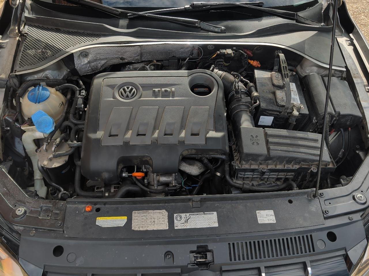 Volkswagen Passat 4dr Sdn 2.0L DSG TDI SEL Premium 2012