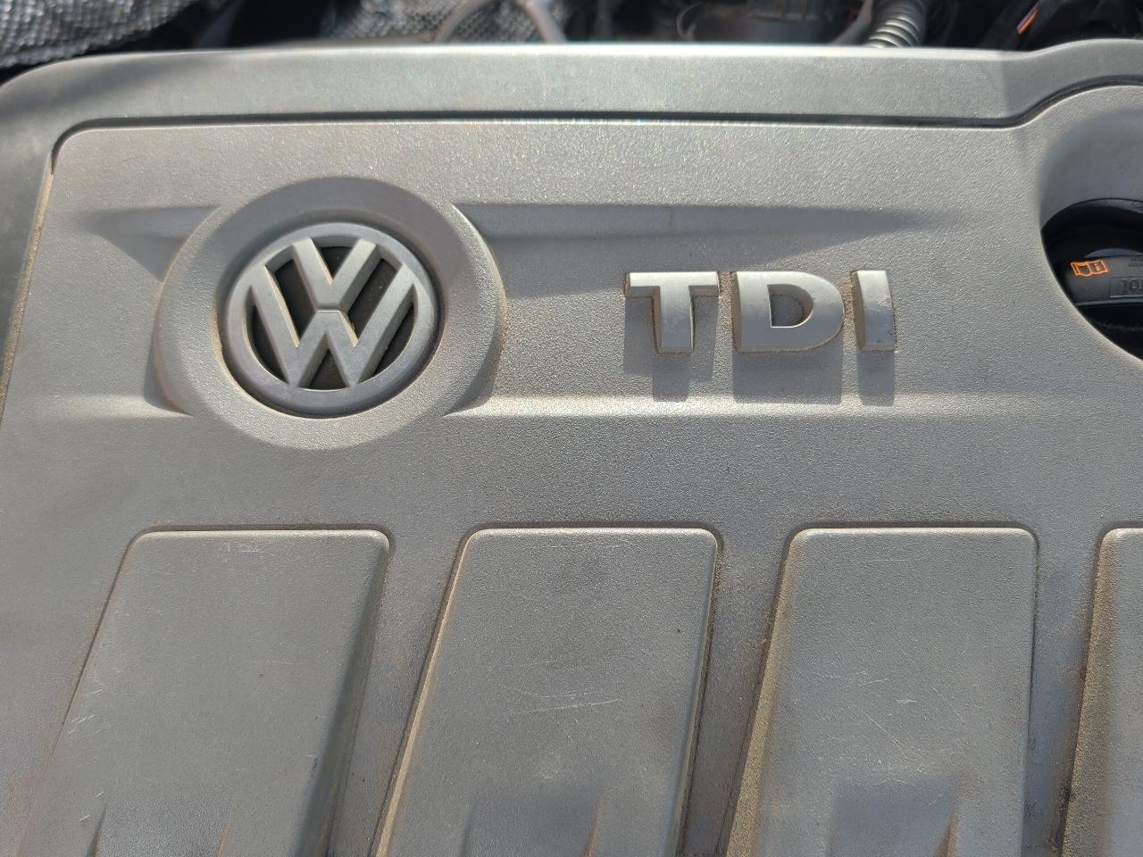 Volkswagen Passat 4dr Sdn 2.0L DSG TDI SEL Premium 2012