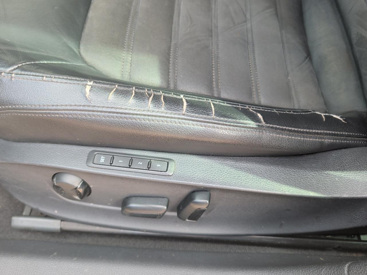Volkswagen Passat 4dr Sdn 2.0L DSG TDI SEL Premium 2012