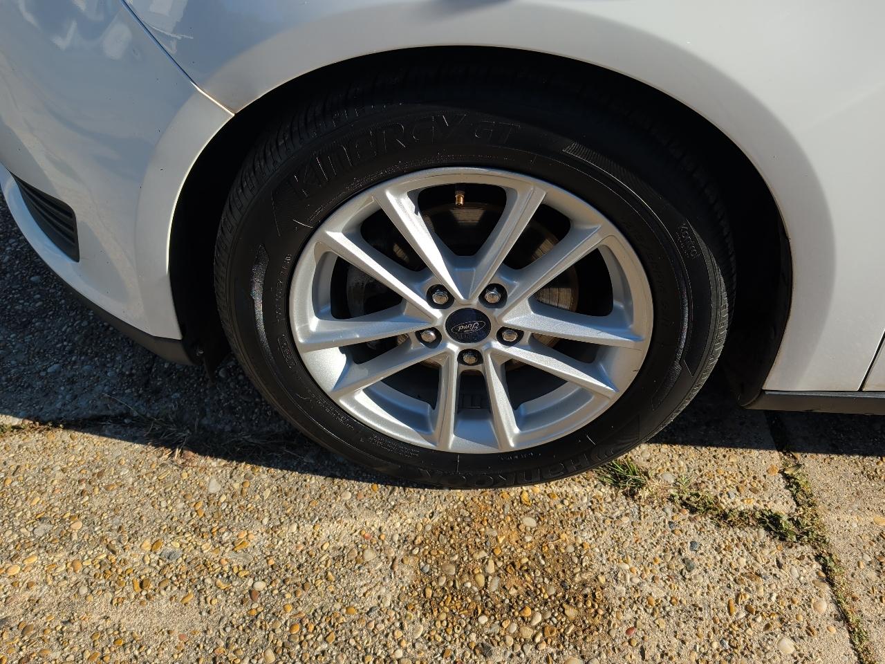 Ford Focus SE Sedan 2017