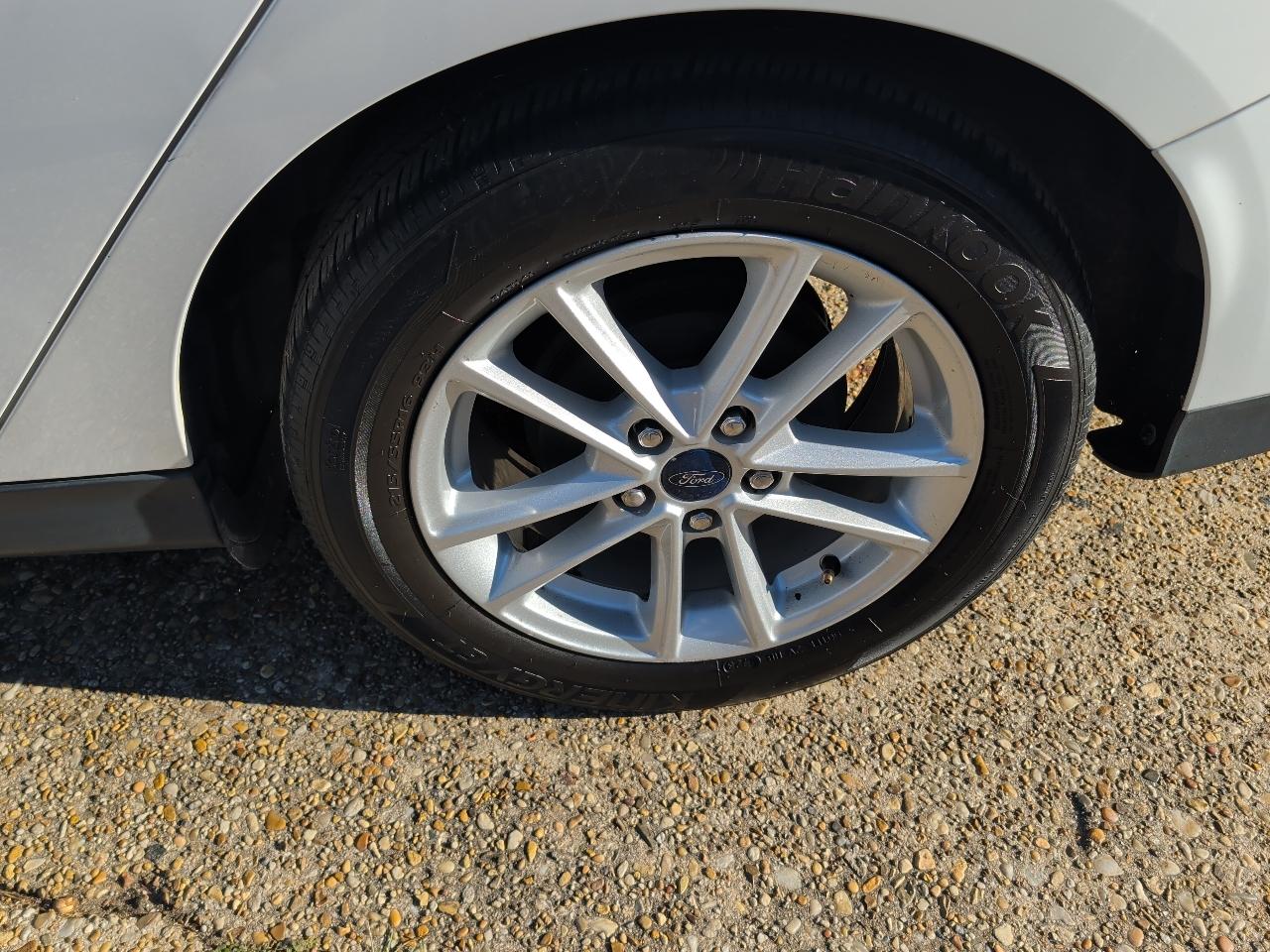 Ford Focus SE Sedan 2017