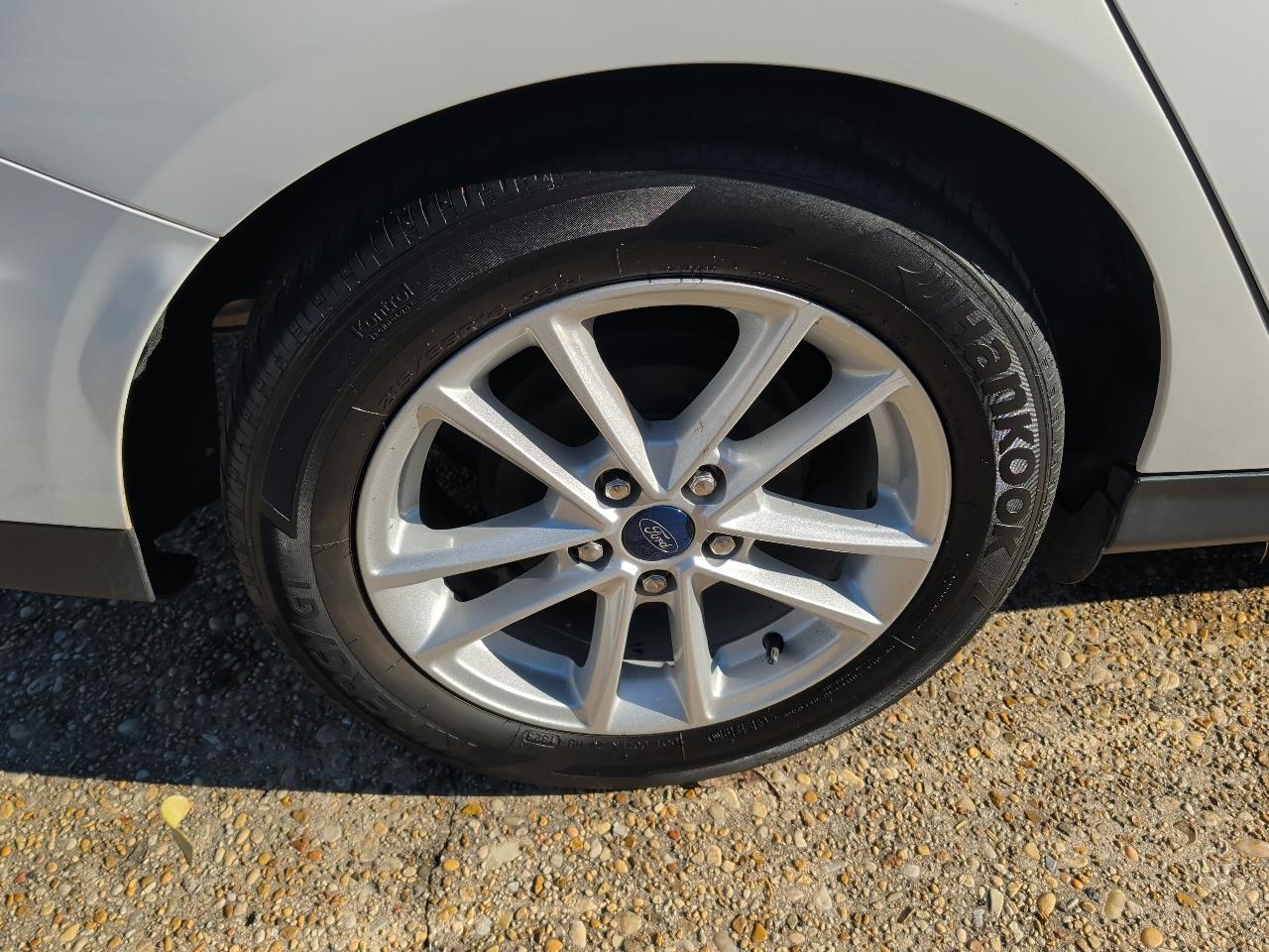 Ford Focus SE Sedan 2017