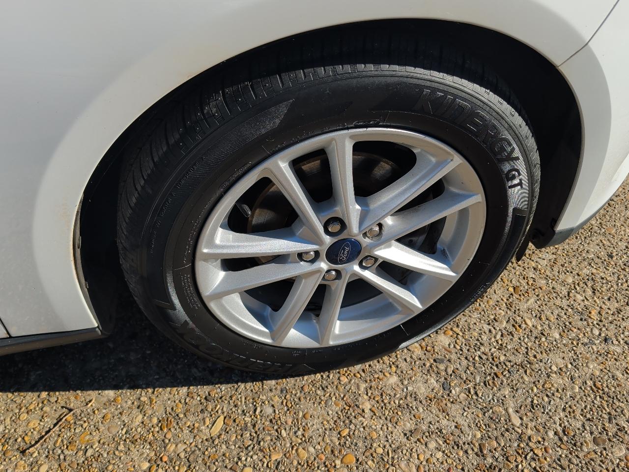Ford Focus SE Sedan 2017